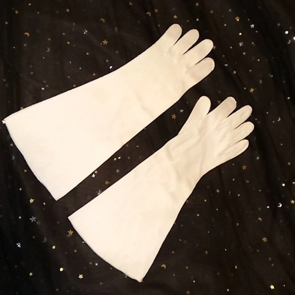 Beaded gloves - Picture 1 of 4